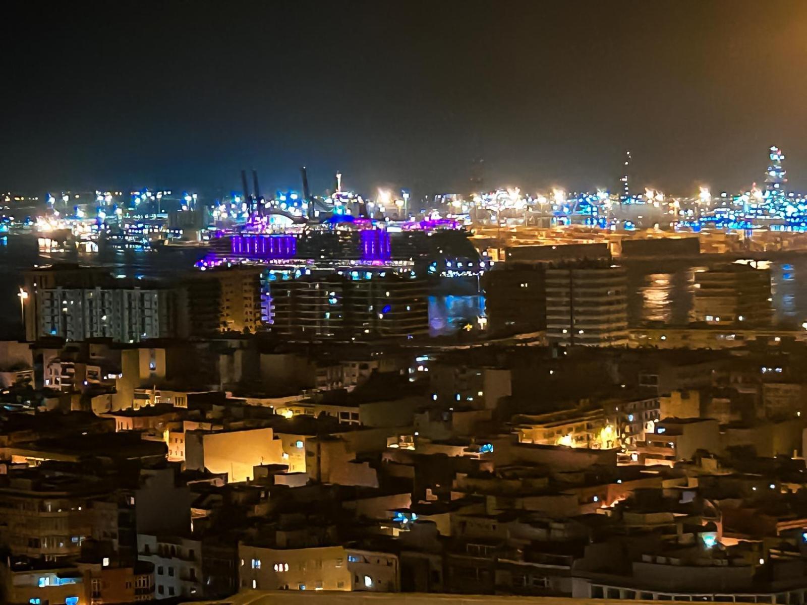 Abora Views, With Terrace, Office And Free Parking For Temporary Apartment